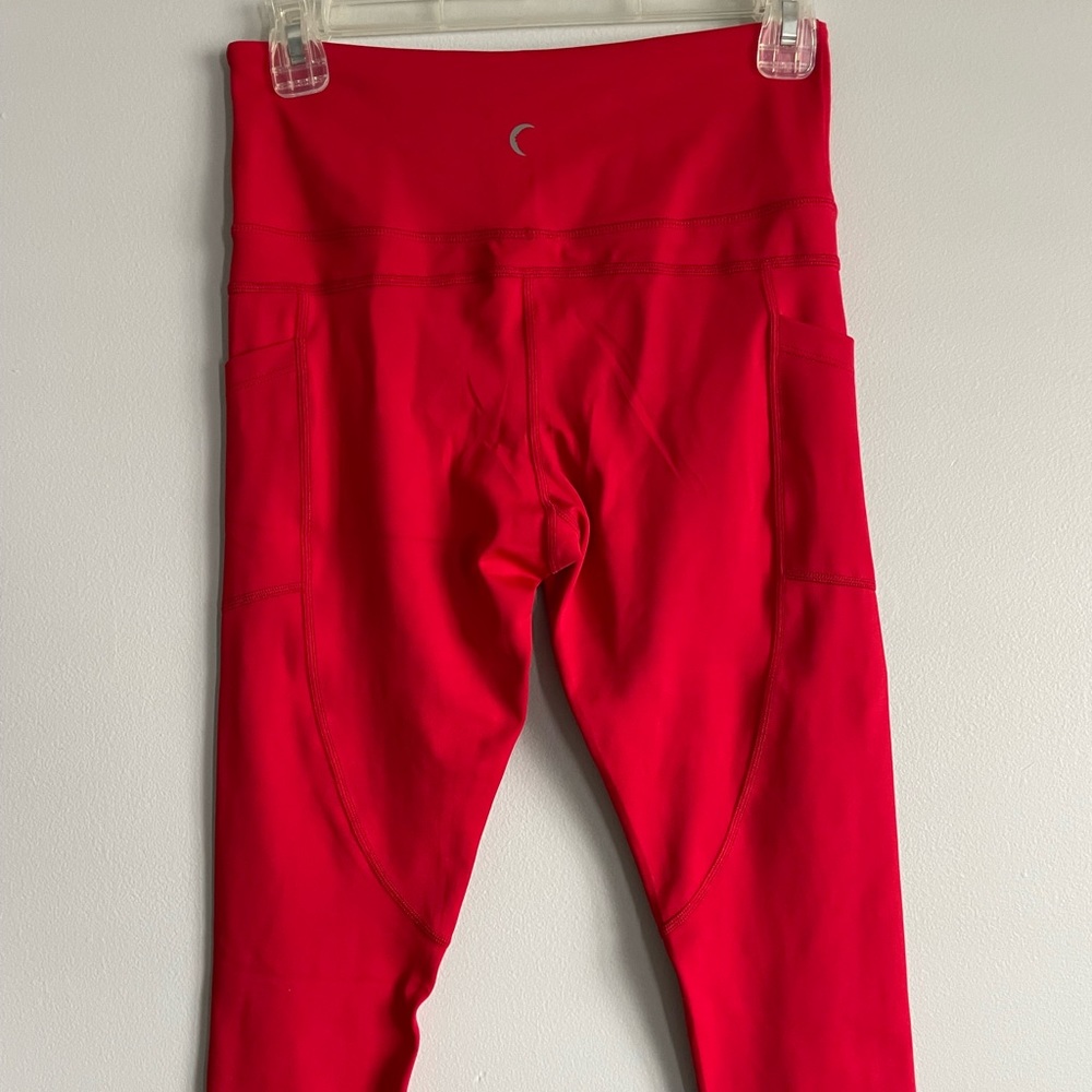 Red Pocket Light n Tight Hi-Rise Capri 20" - Size 6-8